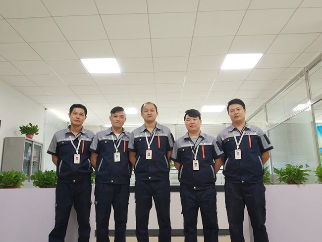 榮創(chuàng)運(yùn)輸車隊(duì)展示(一) 榮創(chuàng)運(yùn)輸車隊(duì)展示(一)